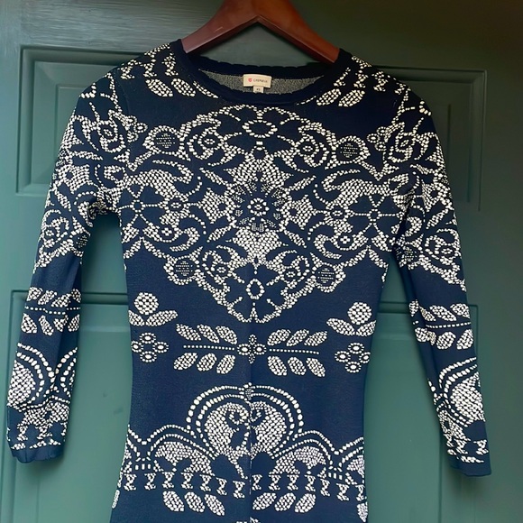 Black 3/4 sleeve sweater mini dress - Picture 2 of 7